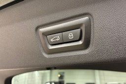 Vihreä BMW i4 2023 kuva 27.