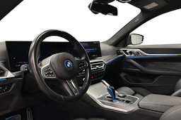 harmaa BMW i4 2023 kuva 8.