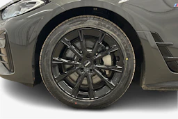 harmaa BMW i4 2023 kuva 12.