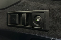 harmaa BMW i4 2023 kuva 17.