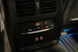 harmaa BMW i4 2023 kuva 18.