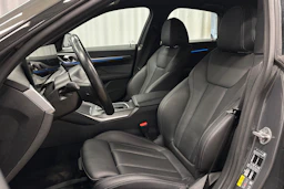 harmaa BMW i4 2023 kuva 19.