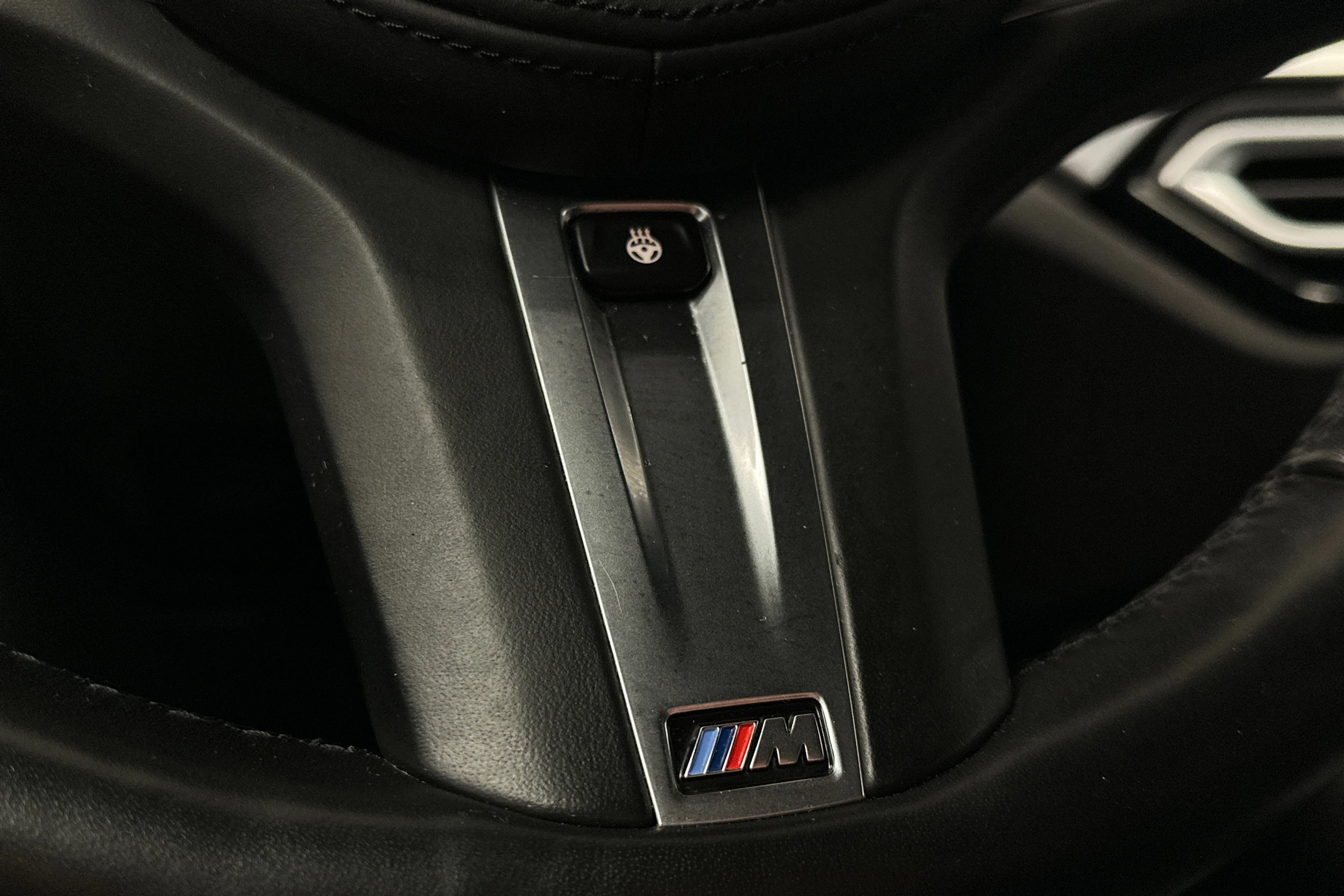 harmaa BMW i4 2023 kuva 23.