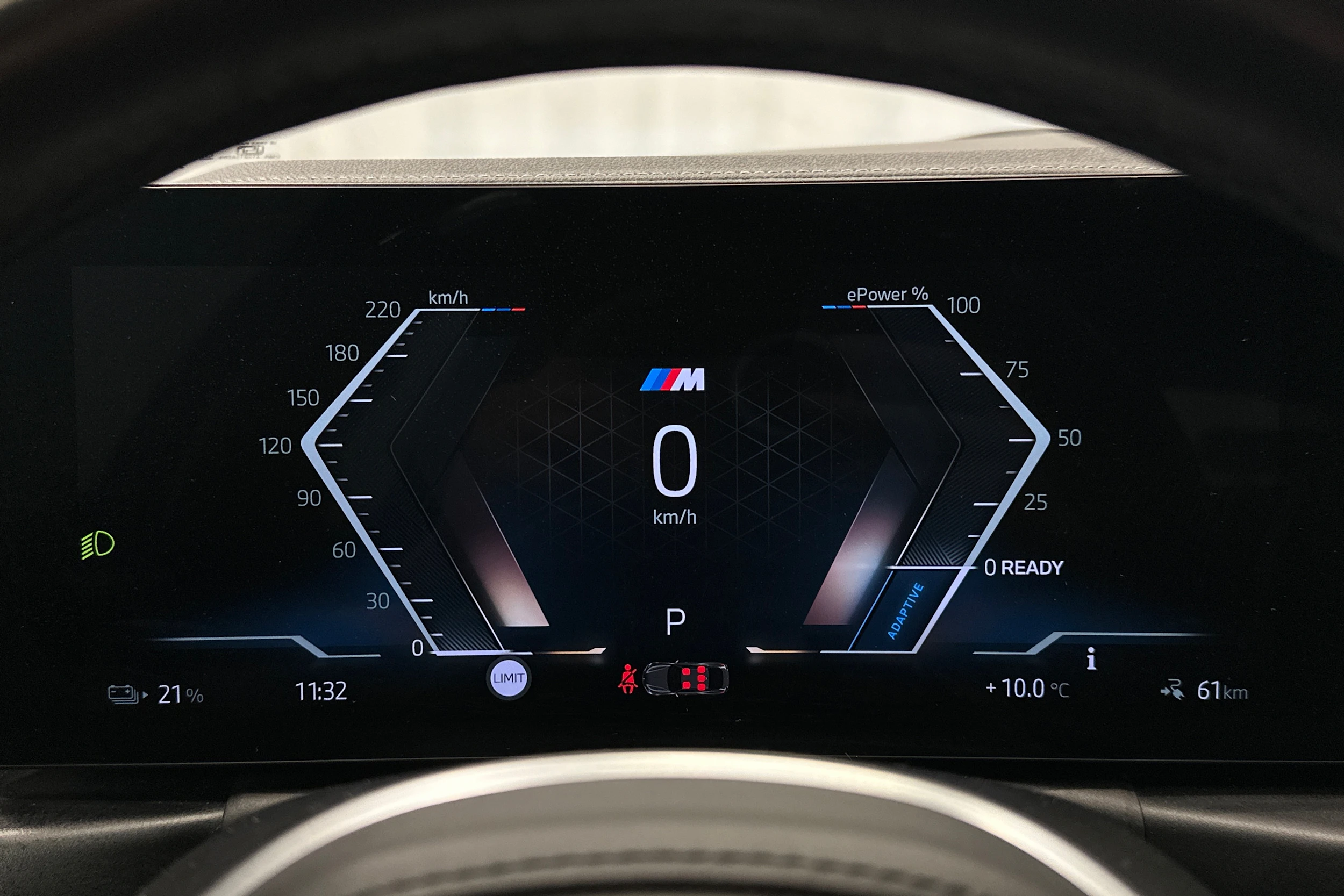 harmaa BMW i4 2023 kuva 24.