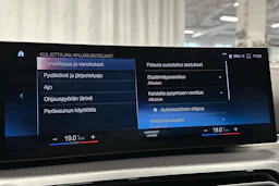 harmaa BMW i4 2023 kuva 28.