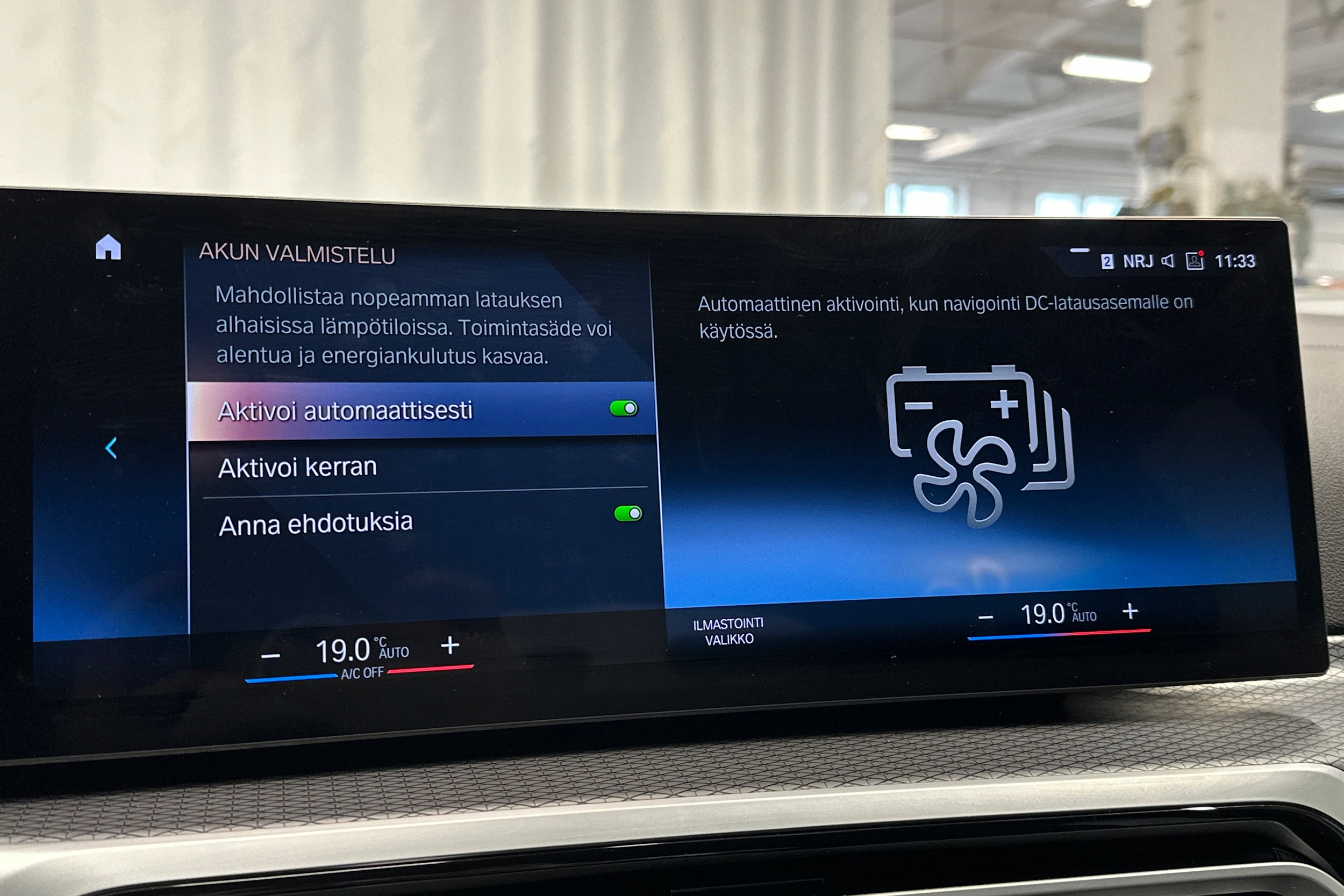 harmaa BMW i4 2023 kuva 31.