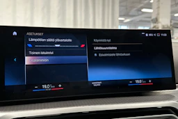 harmaa BMW i4 2023 kuva 32.