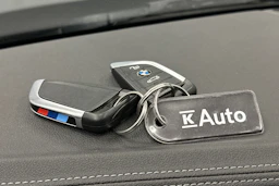 harmaa BMW i4 2023 kuva 35.