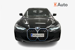 musta BMW i4 2023 kuva 5.