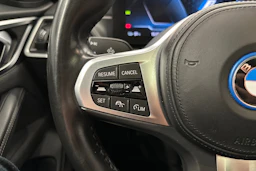 musta BMW i4 2023 kuva 15.