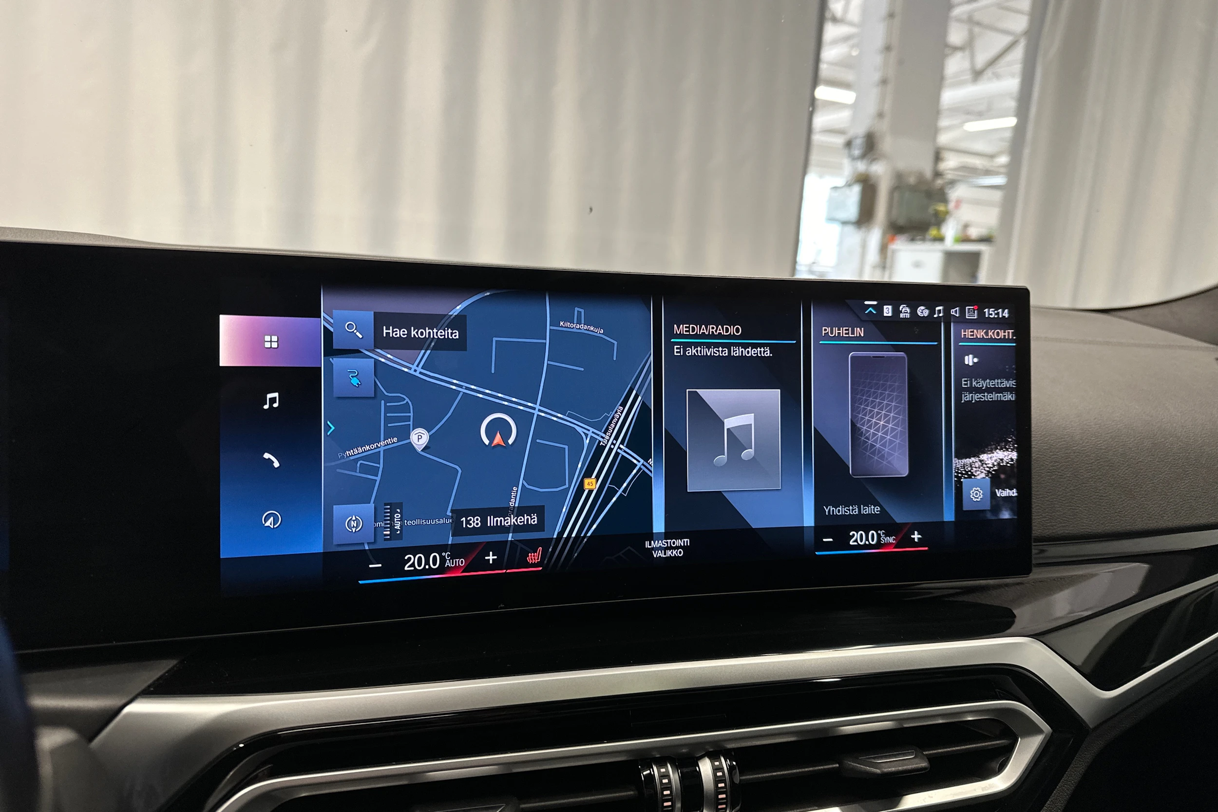 musta BMW i4 2023 kuva 20.