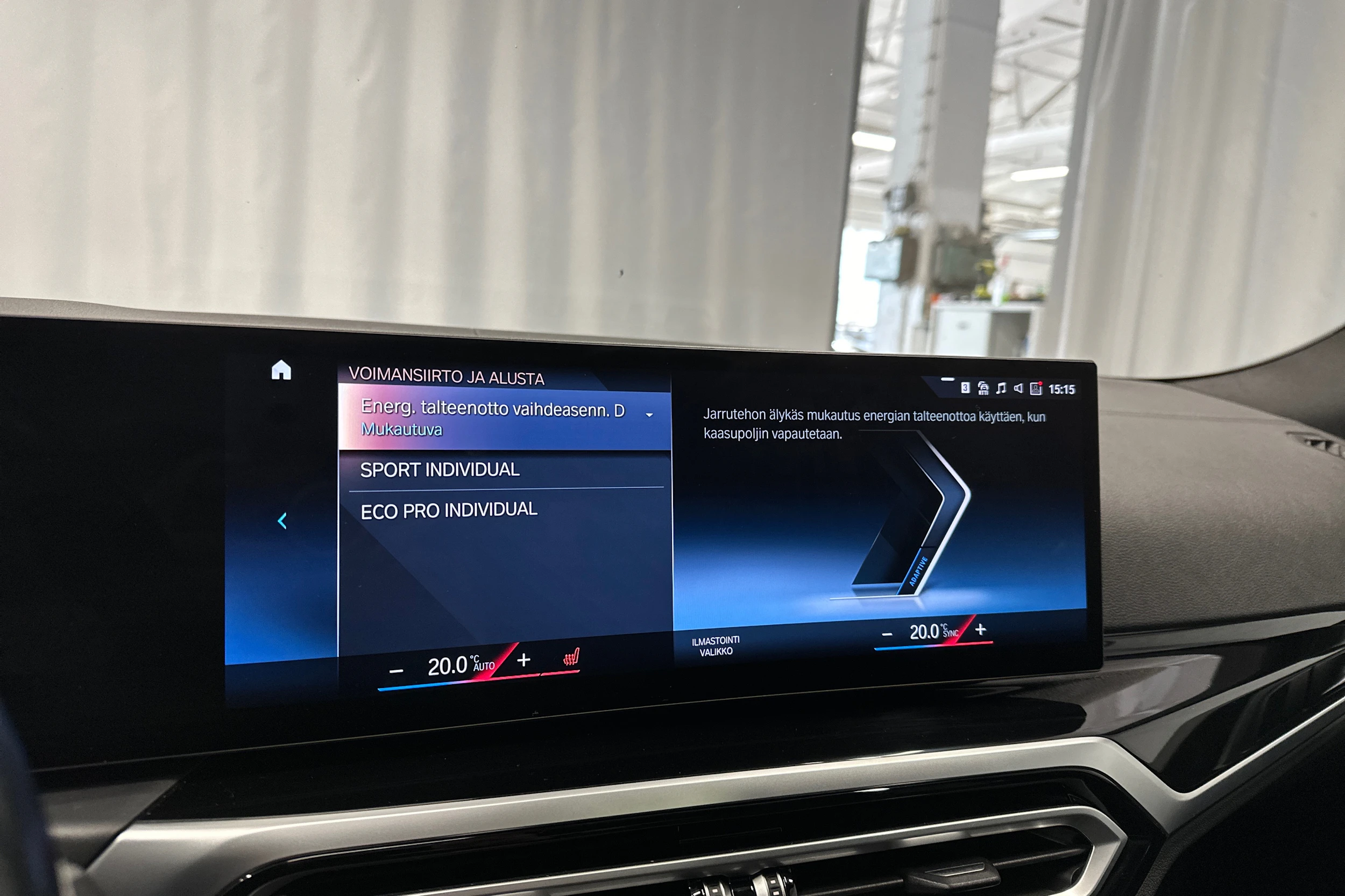 musta BMW i4 2023 kuva 26.