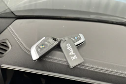 musta BMW i4 2023 kuva 33.