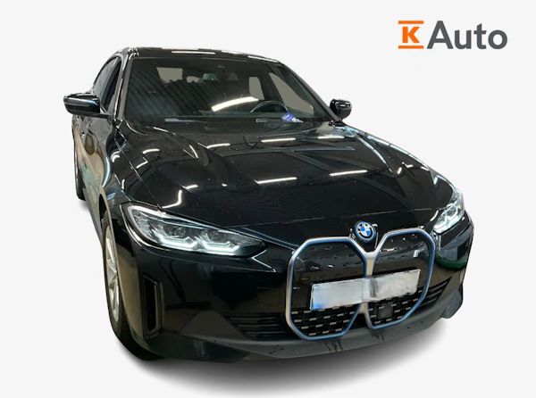 BMW i4 eDrive40 | ENNAKKOMYYNNISSÄ |