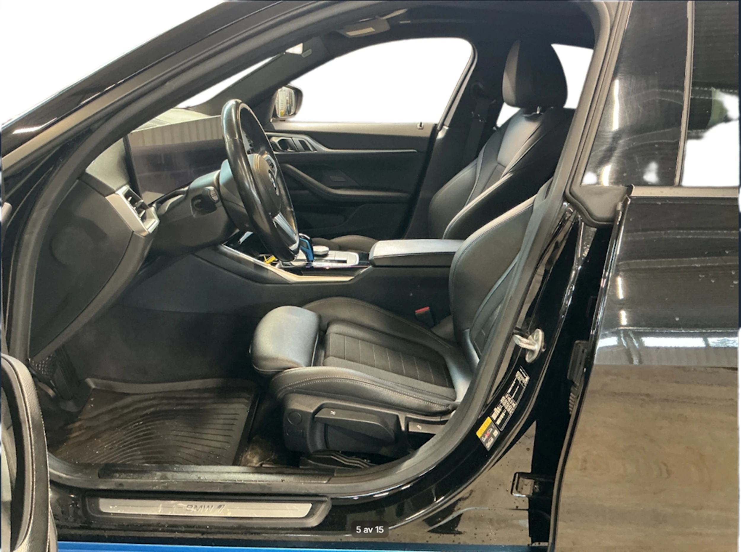 musta BMW i4 2023 kuva 3.