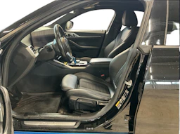 musta BMW i4 2023 kuva 3.