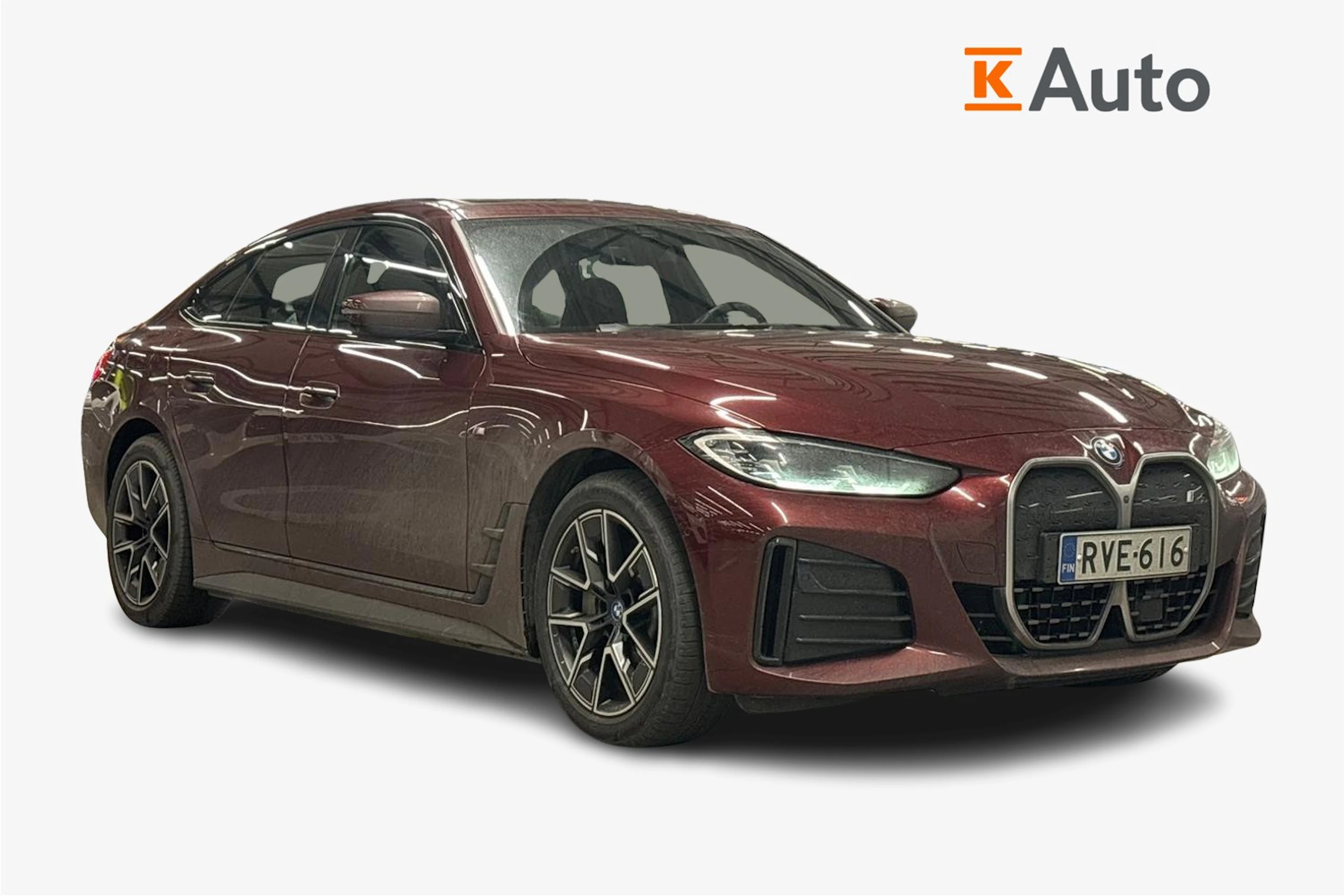 punainen BMW i4 2023 kuva 1.