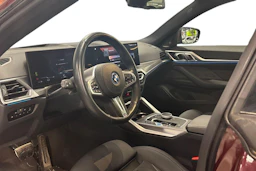 punainen BMW i4 2023 kuva 3.