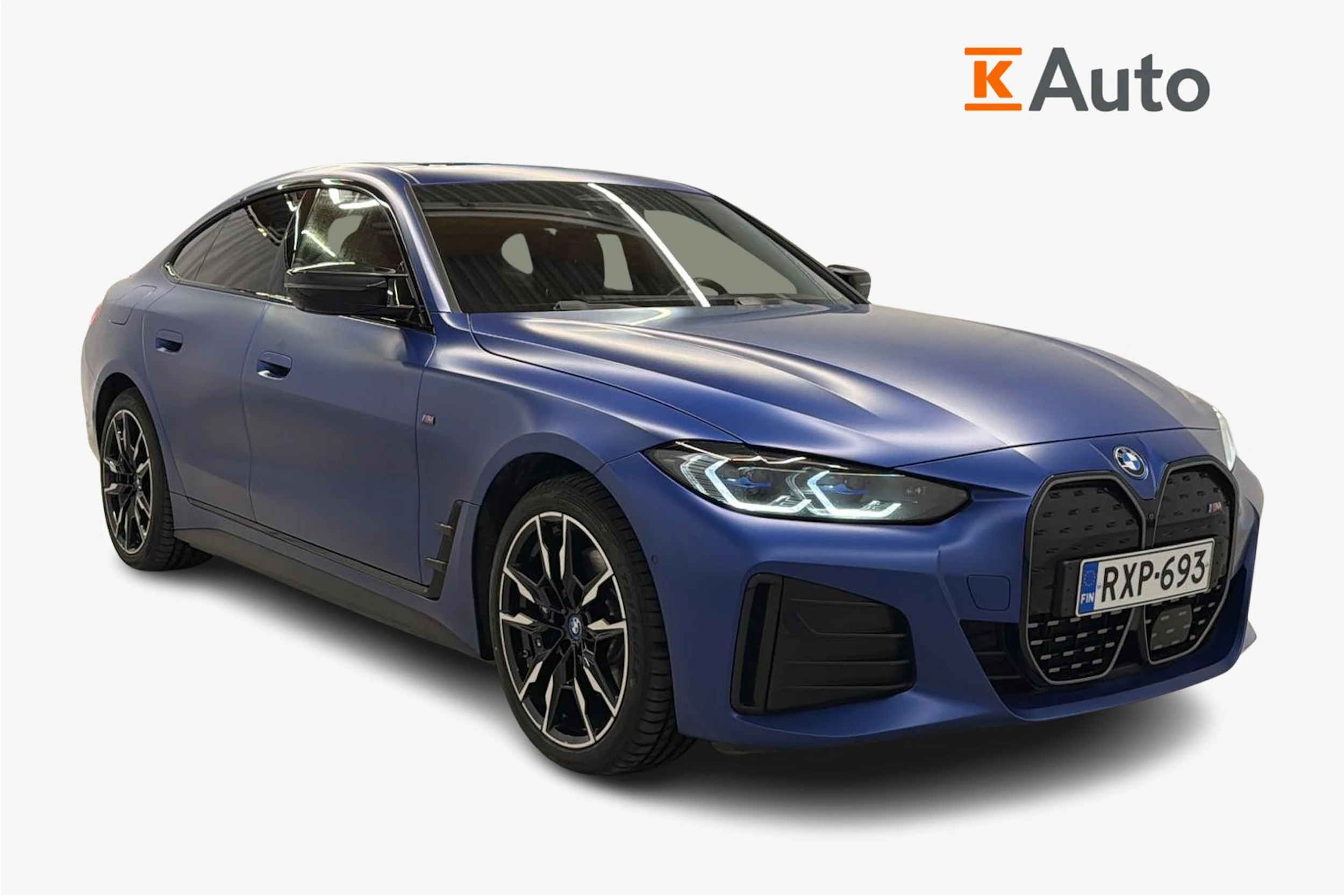 sininen BMW i4 2023 kuva 1.