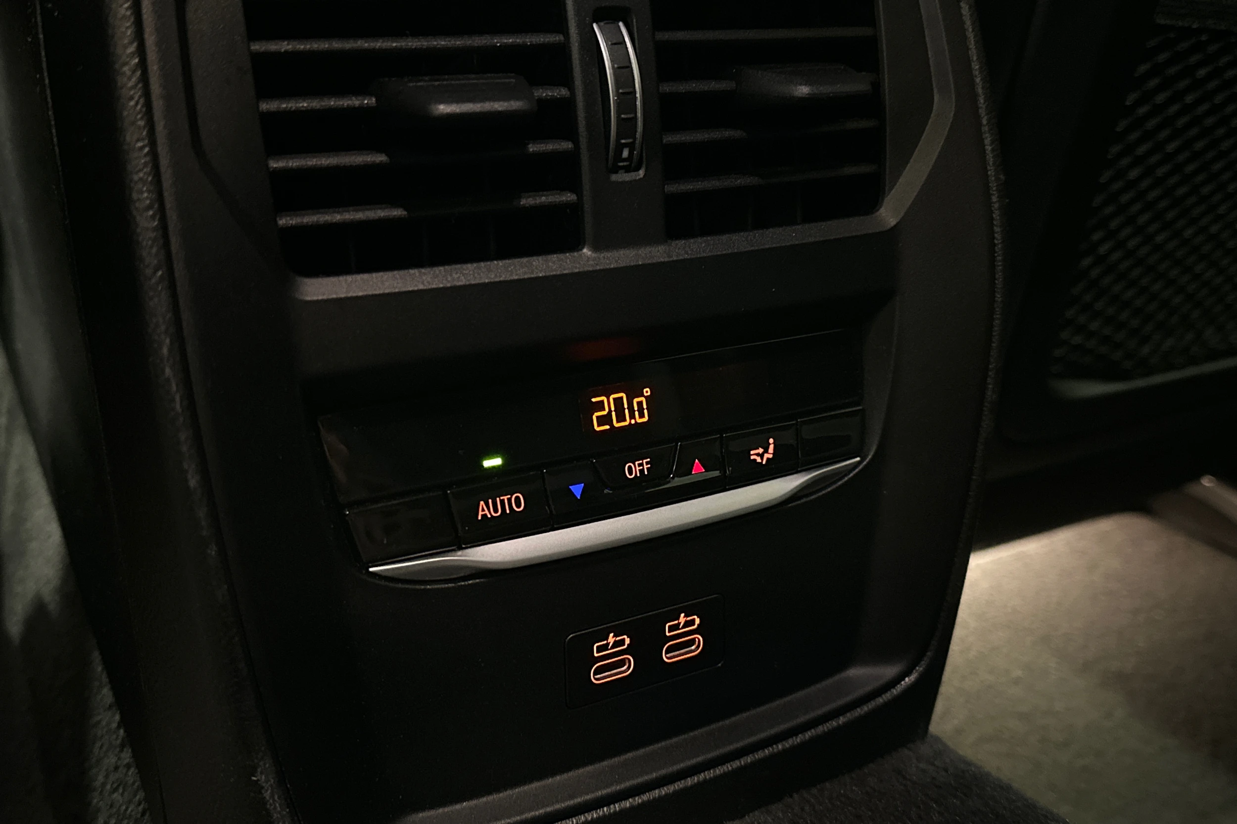 harmaa BMW i4 2023 kuva 15.