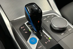 harmaa BMW i4 2023 kuva 32.