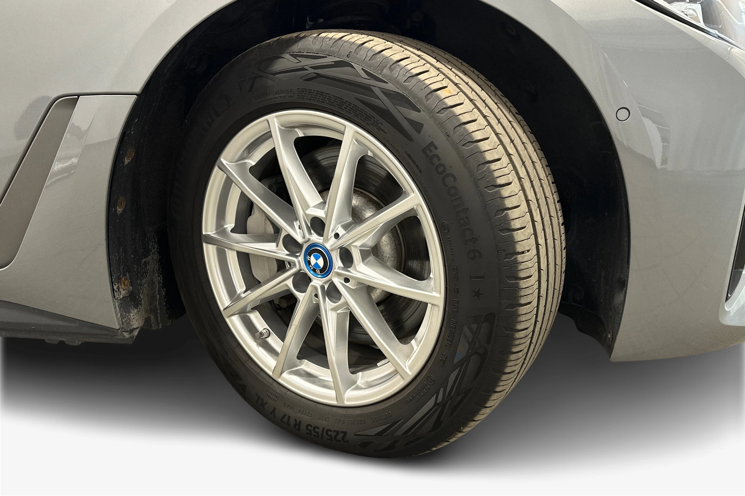 harmaa BMW i4 2023 kuva 12.