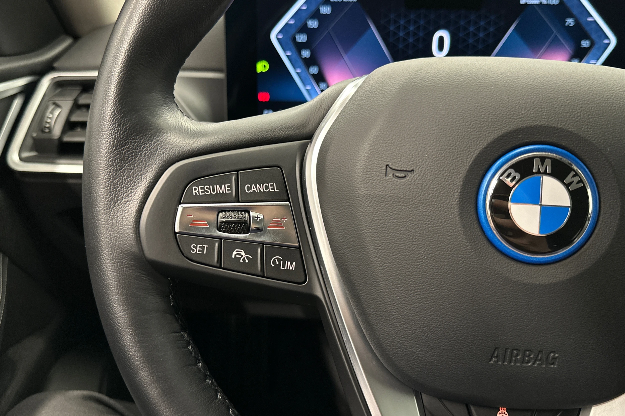 harmaa BMW i4 2023 kuva 15.