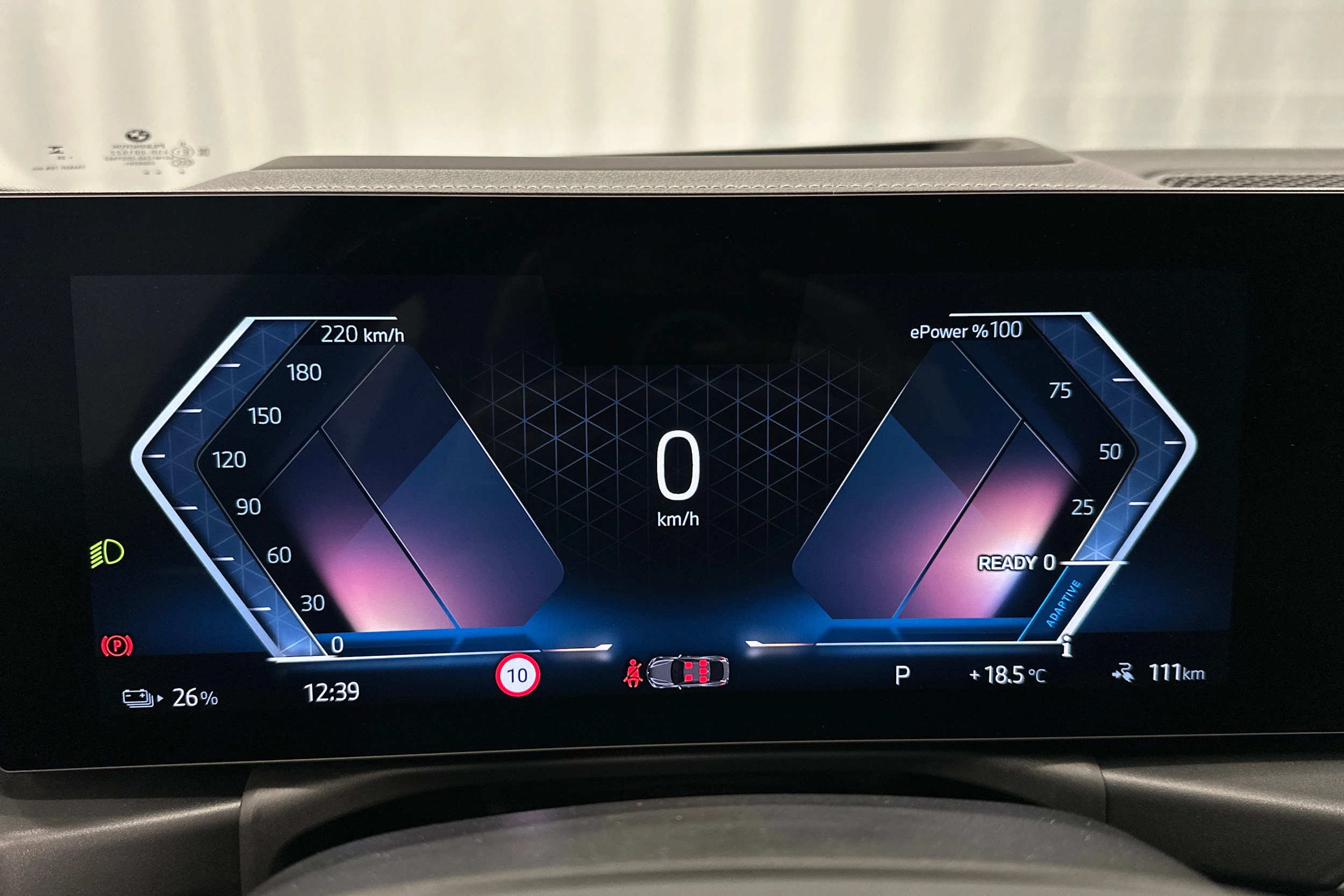 harmaa BMW i4 2023 kuva 17.