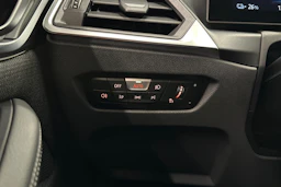 harmaa BMW i4 2023 kuva 19.