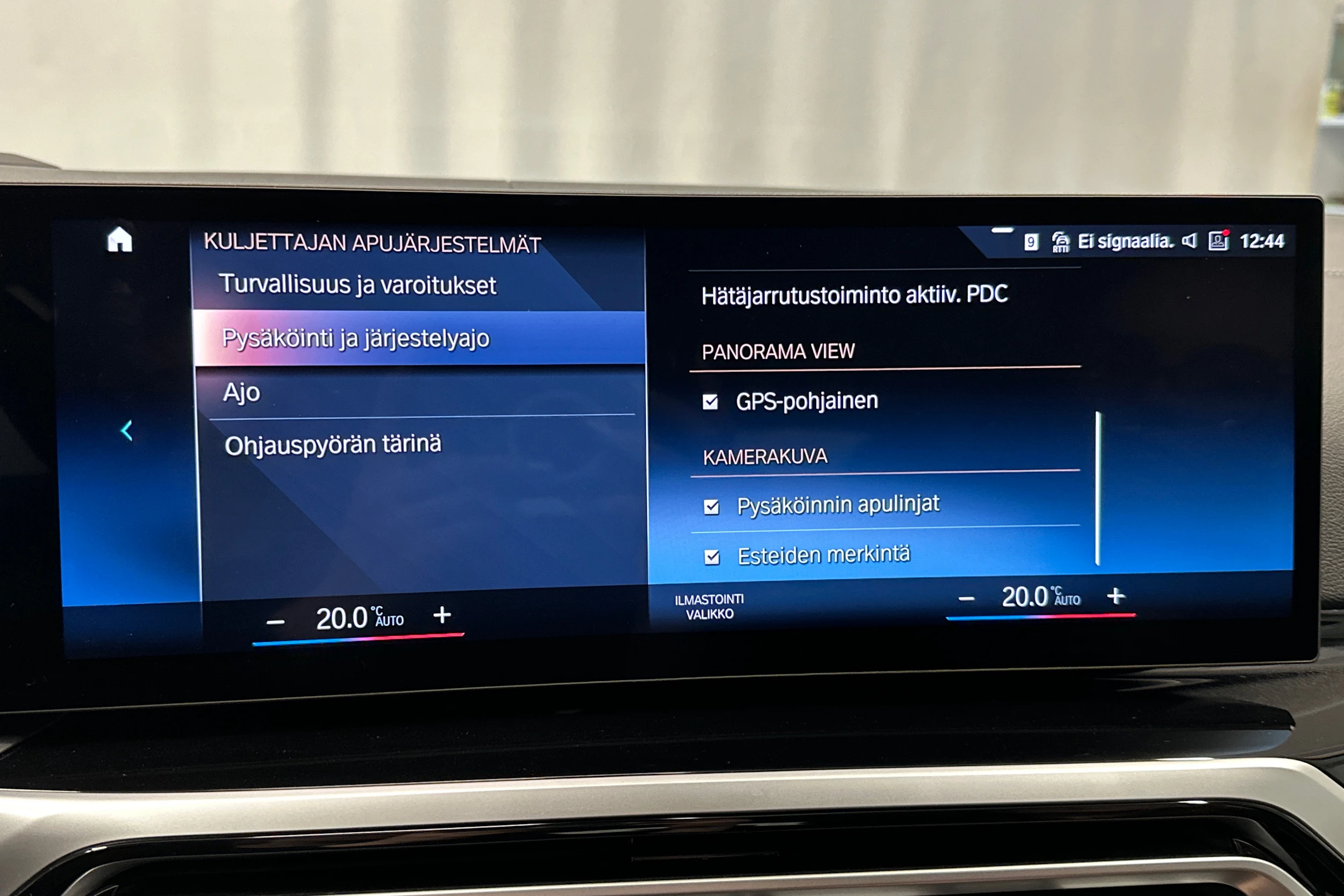 harmaa BMW i4 2023 kuva 31.