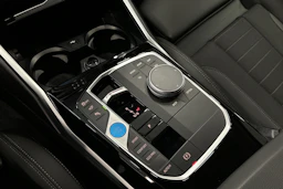 harmaa BMW i4 2023 kuva 36.