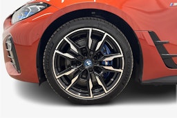 oranssi BMW i4 2023 kuva 11.