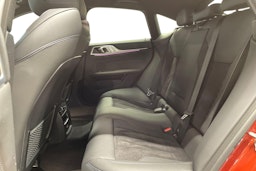 oranssi BMW i4 2024 kuva 10.