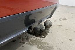 oranssi BMW i4 2024 kuva 16.