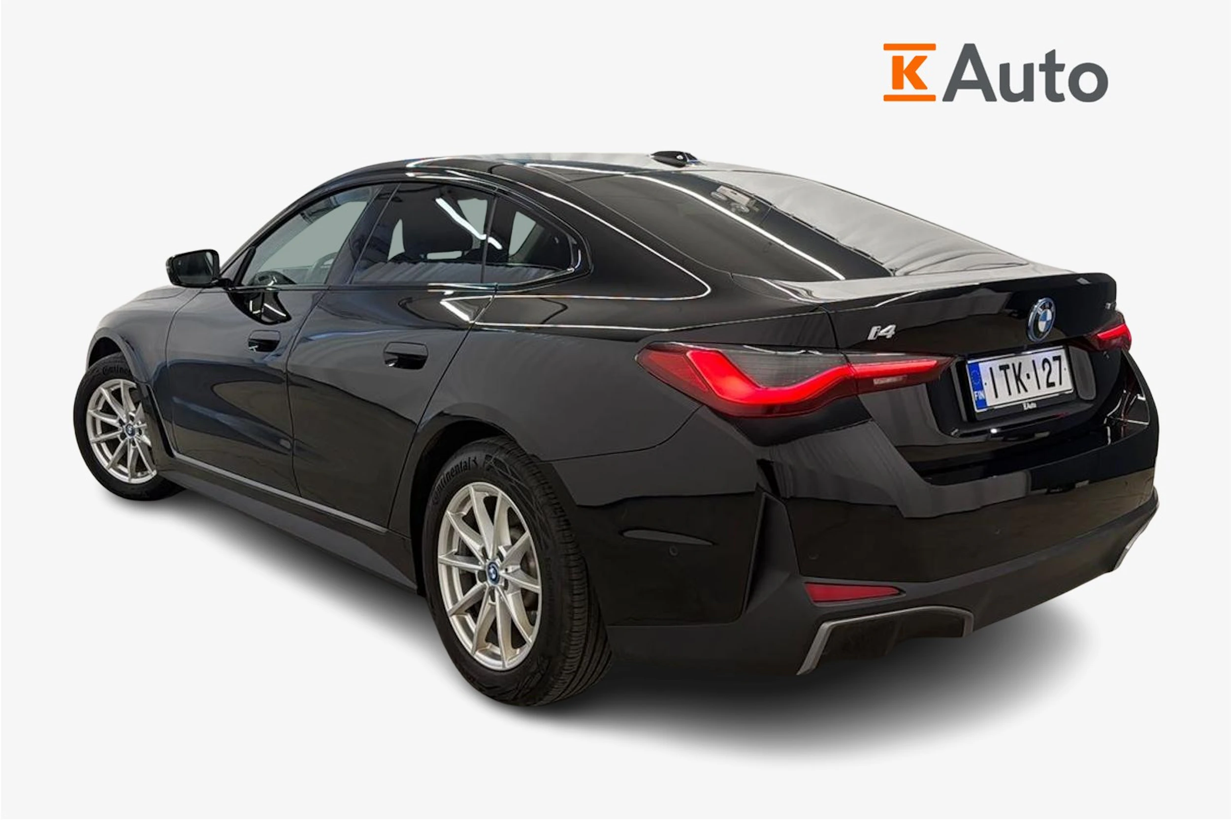 musta BMW i4 2024 kuva 2.