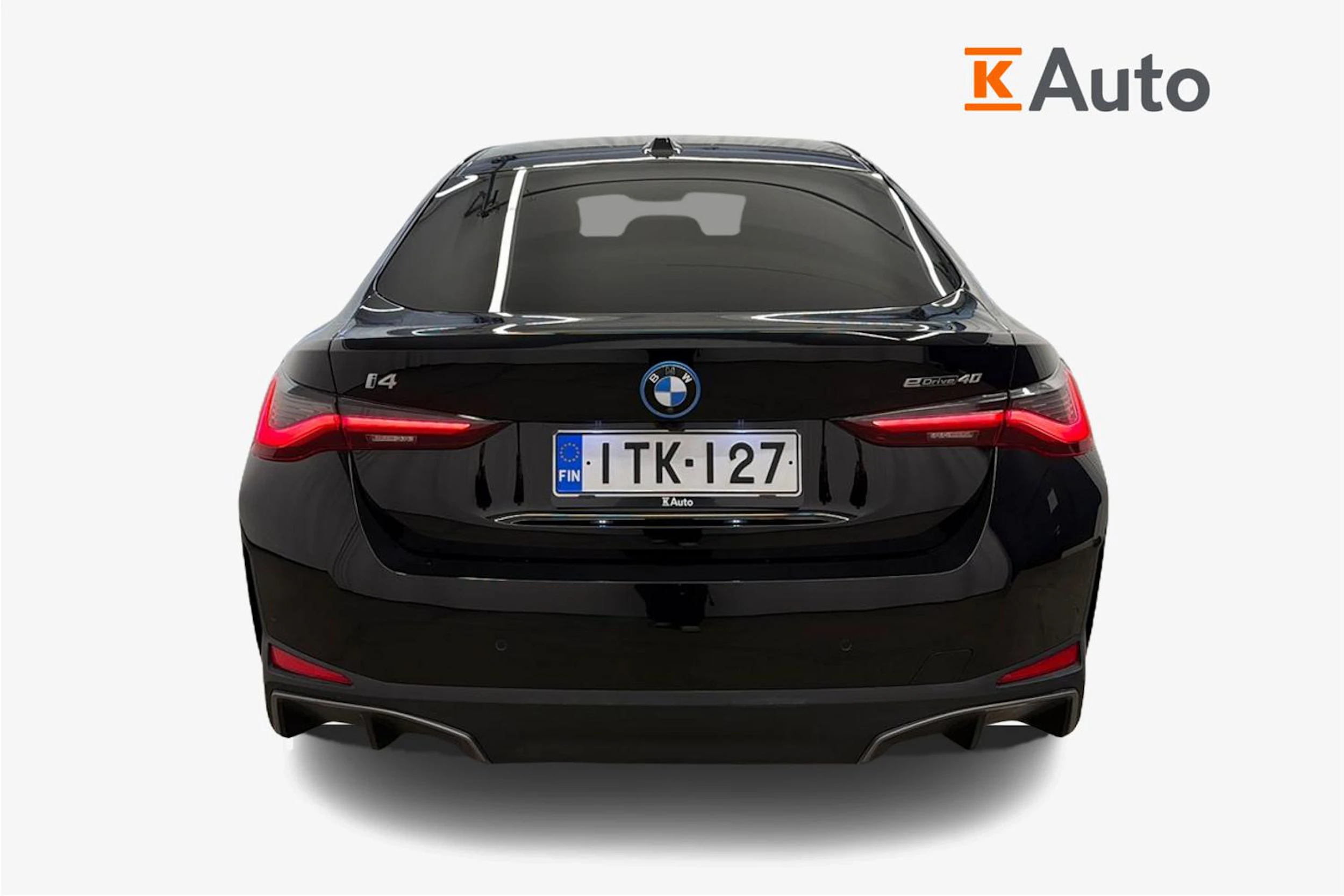 musta BMW i4 2024 kuva 3.
