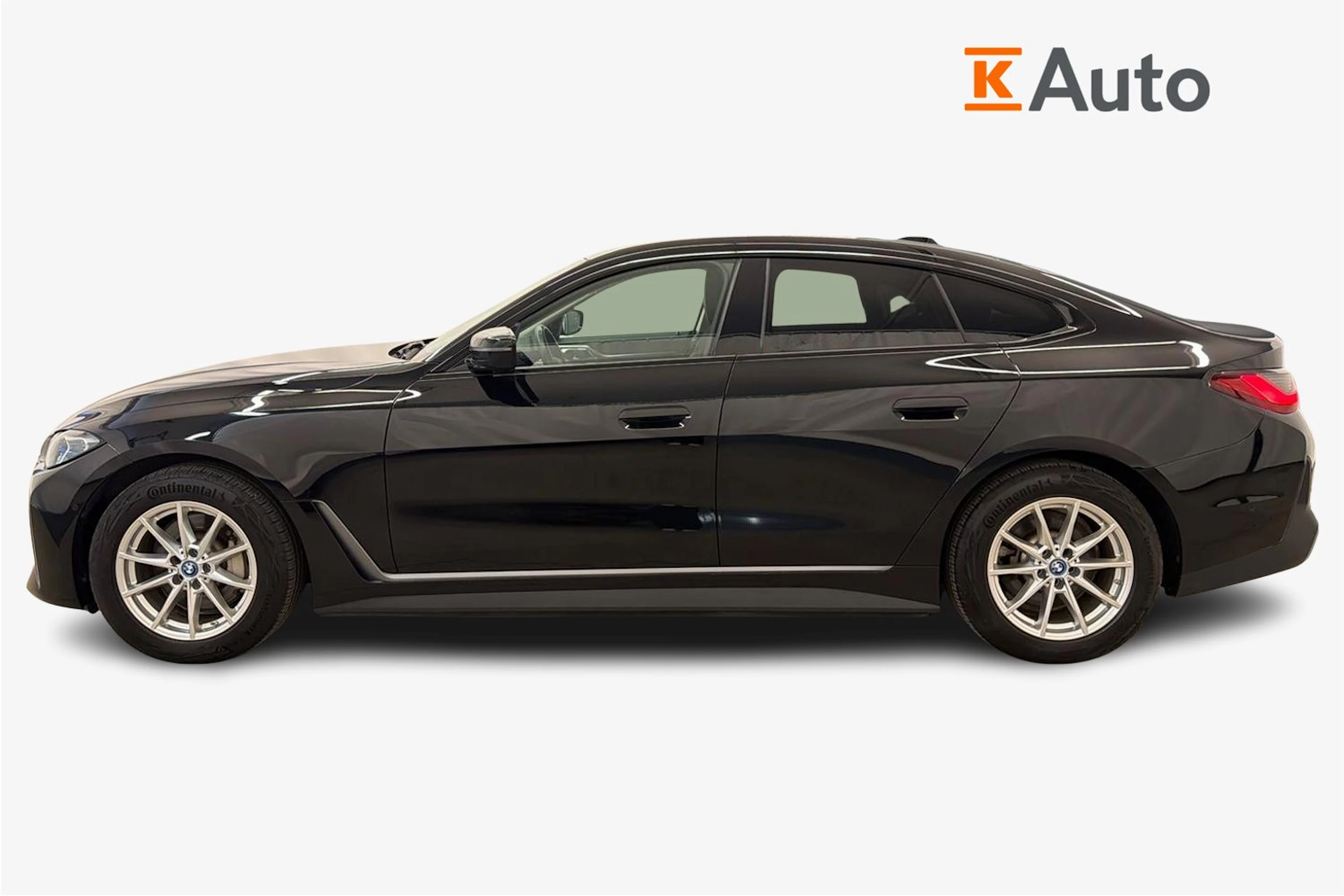 musta BMW i4 2024 kuva 5.