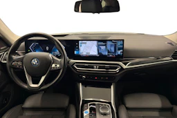 musta BMW i4 2024 kuva 7.
