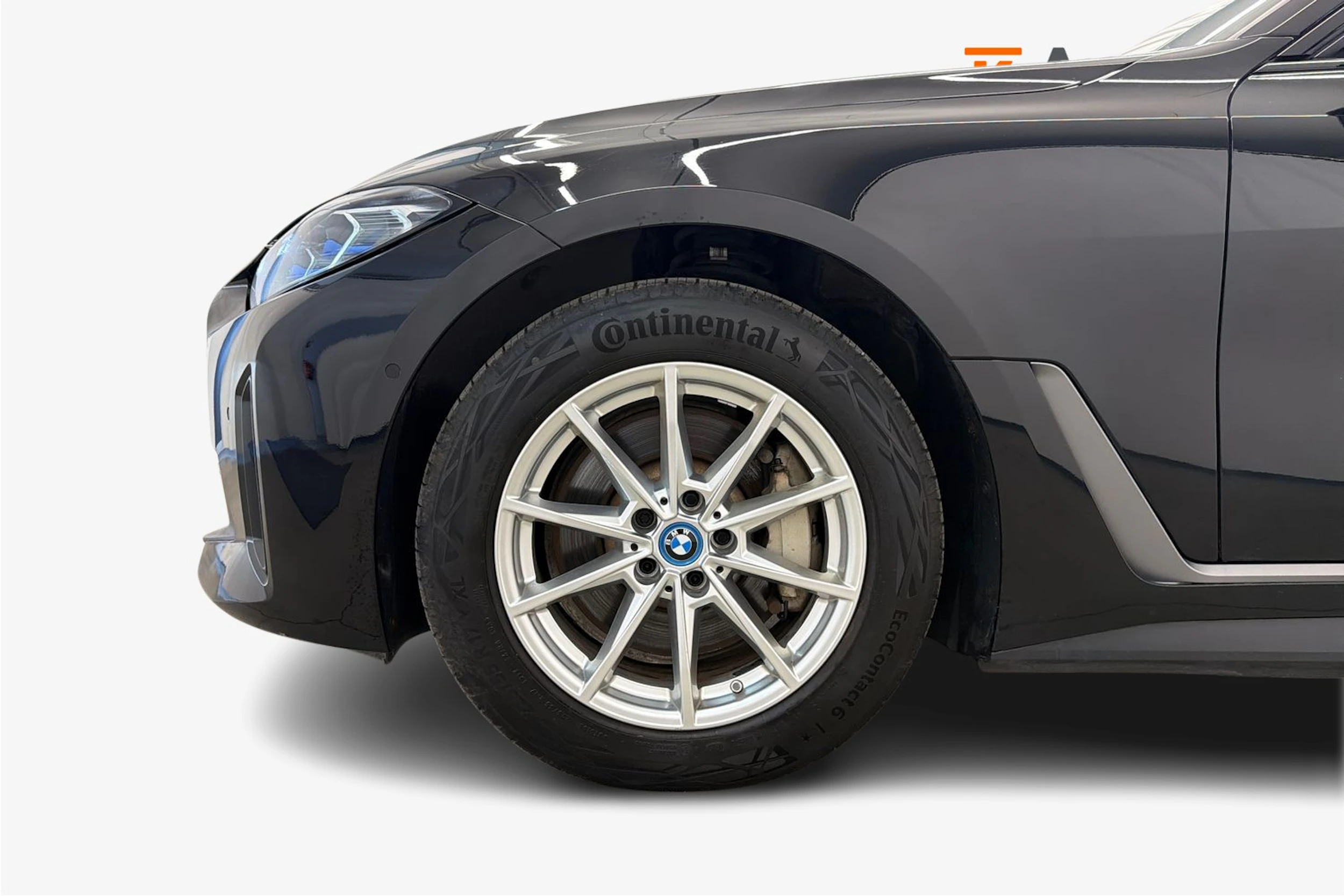 musta BMW i4 2024 kuva 9.