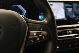 musta BMW i4 2024 kuva 20.