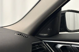 musta BMW i4 2024 kuva 21.