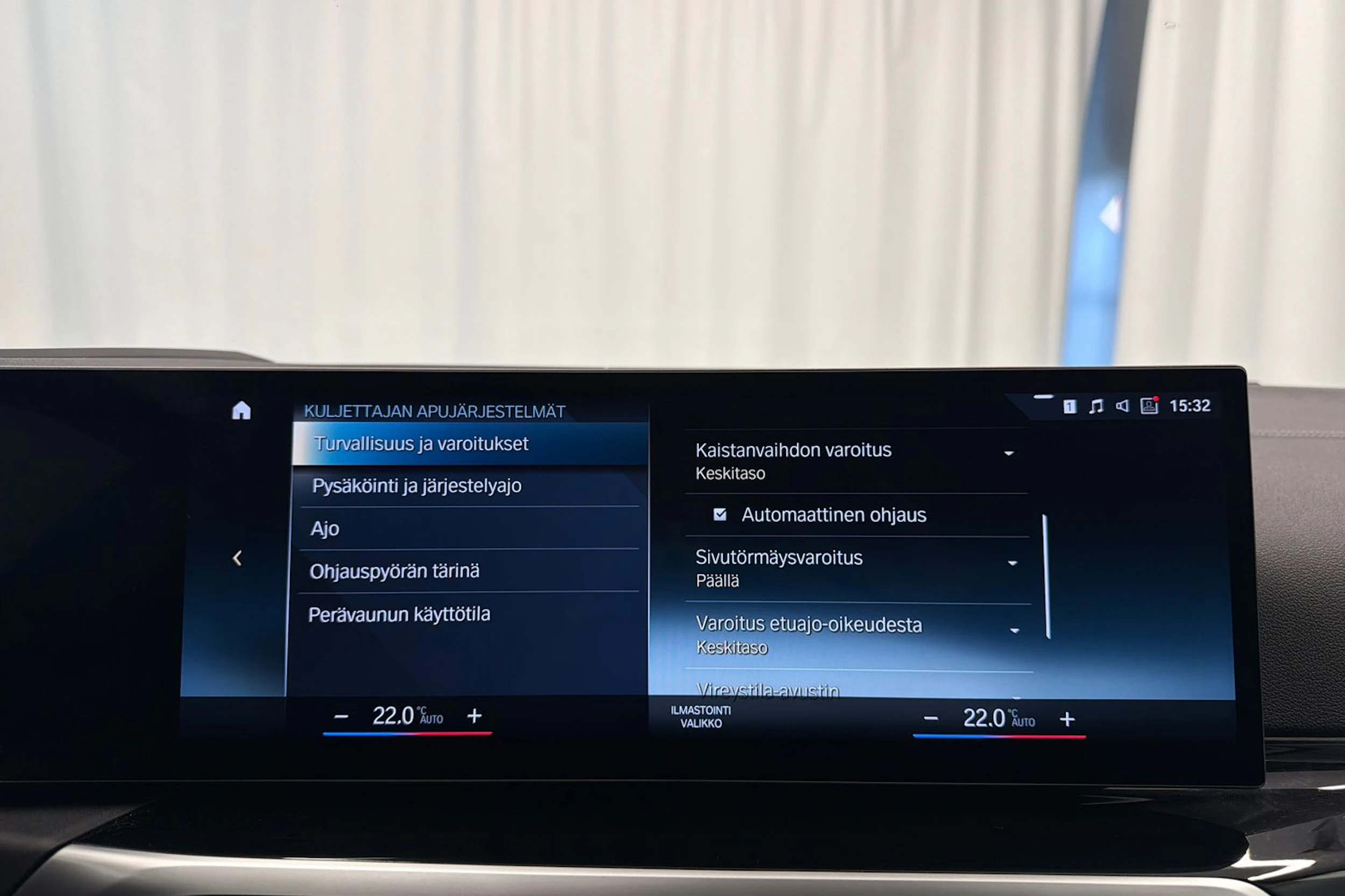 musta BMW i4 2024 kuva 29.
