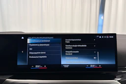 musta BMW i4 2024 kuva 30.