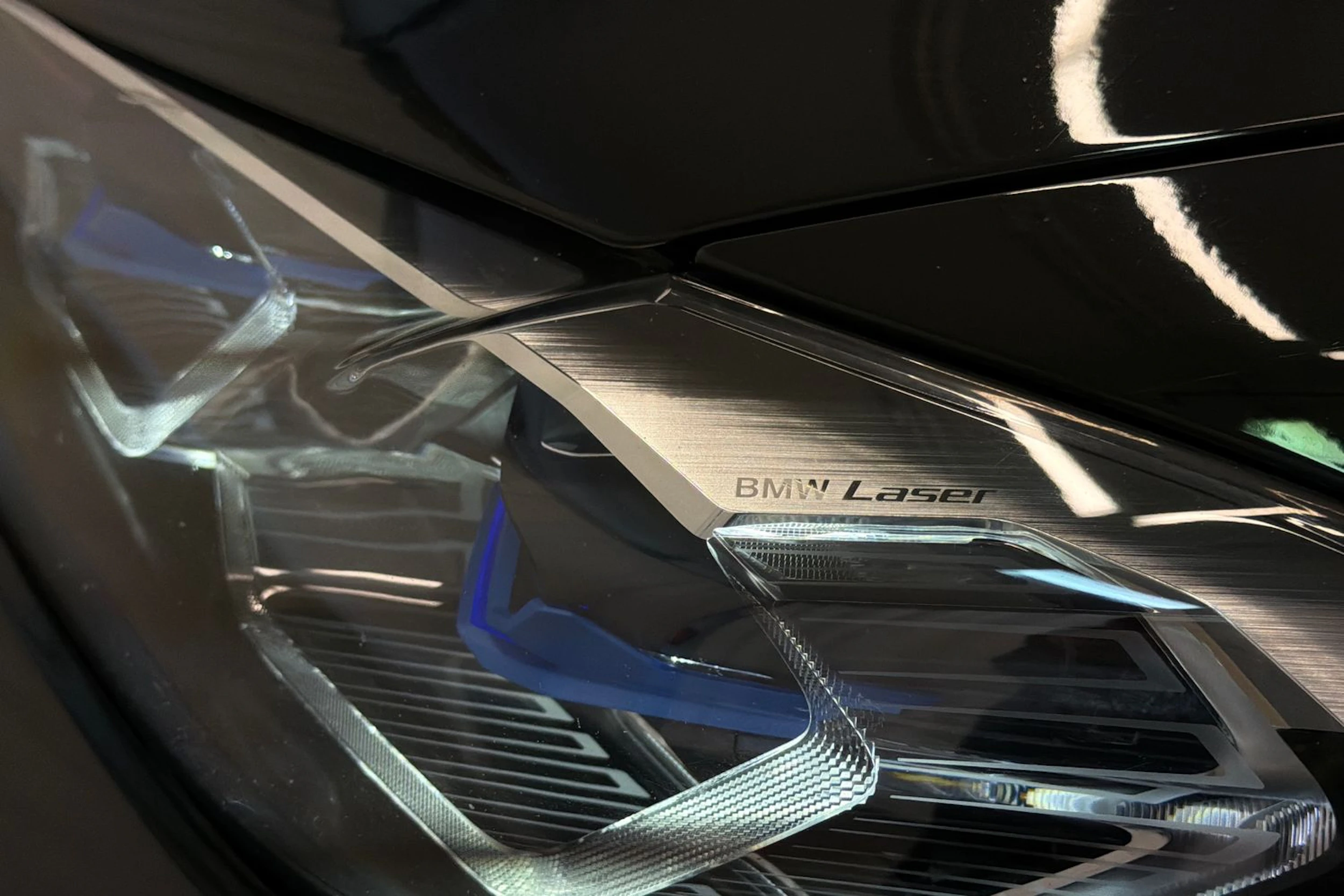 musta BMW i4 2024 kuva 32.