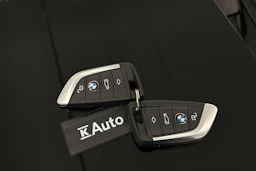 musta BMW i4 2024 kuva 34.