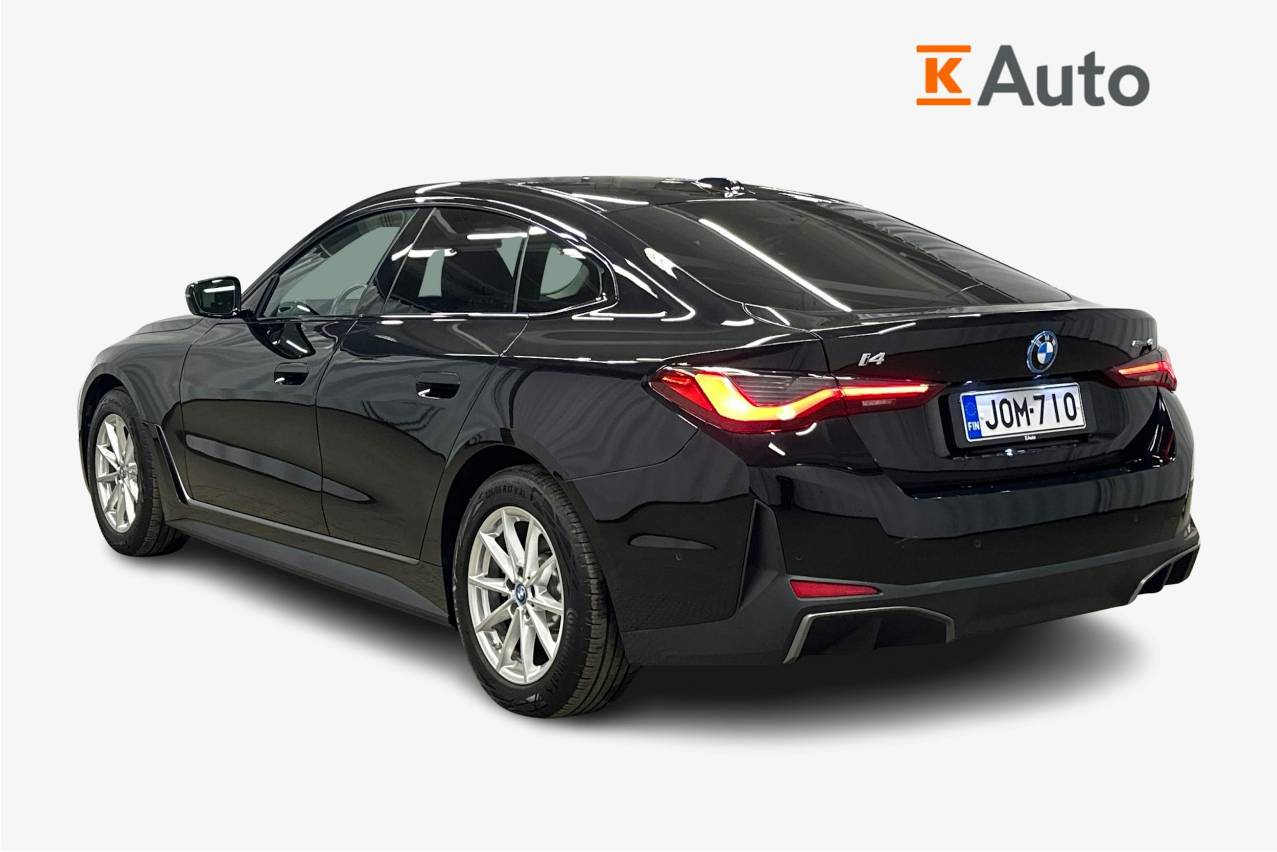 musta BMW i4 2024 kuva 2.
