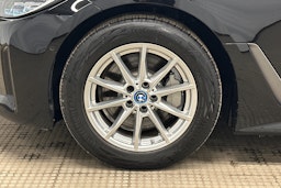 musta BMW i4 2024 kuva 11.
