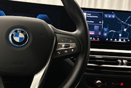 musta BMW i4 2024 kuva 19.
