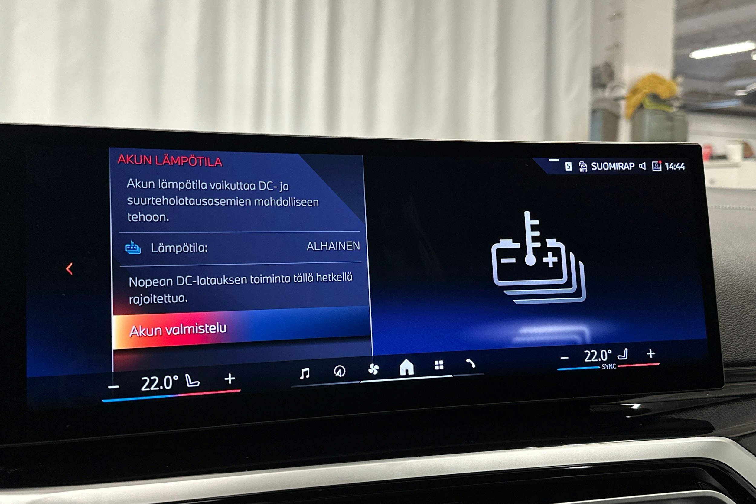 musta BMW i4 2024 kuva 32.