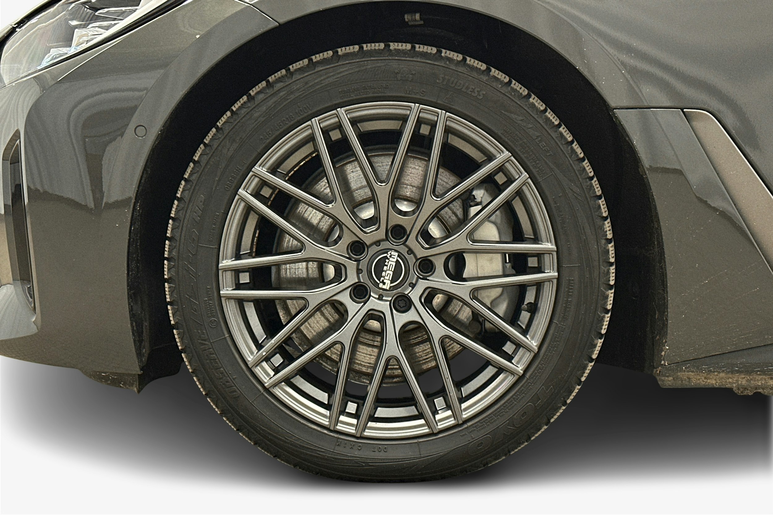 harmaa BMW i4 2024 kuva 11.